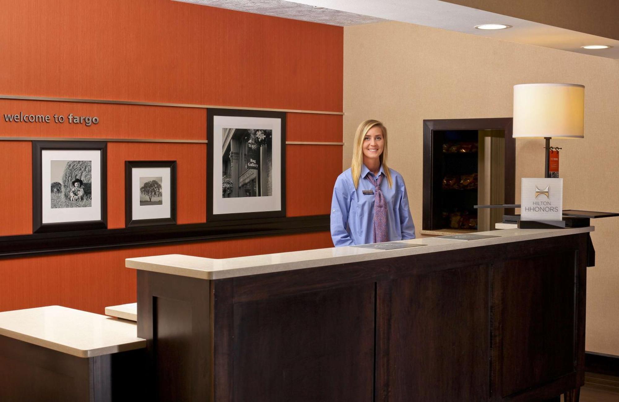 Hampton Inn & Suites Fargo Medical Center Ngoại thất bức ảnh